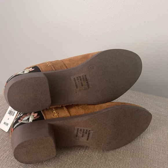 Woman Booties - Picture 8 of 8